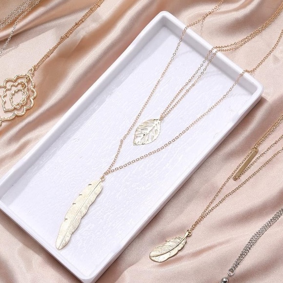 ✨NWT ✨Feather & Leaf Layering Necklace  Gold Necklace✨ Handmade ✨Artisan✨ Gif… - Picture 1 of 4